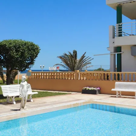 Acogedor Con Terraza Y Jardin