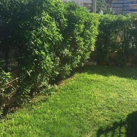Acogedor Con Terraza Y Jardin דירה דניה