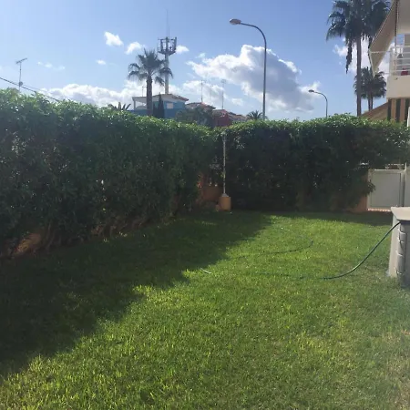 Acogedor Con Terraza Y Jardin דירה
