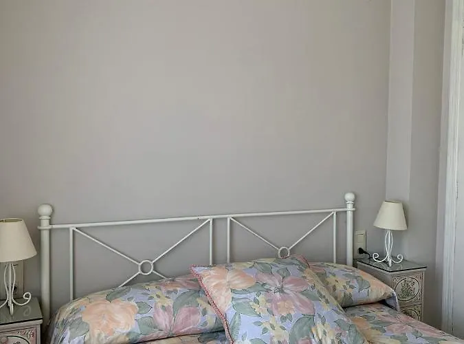 Acogedor Con Terraza Y Jardin דניה